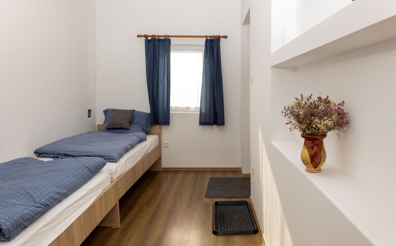 Takacs Pince Apartman Hajos Екстер'єр фото
